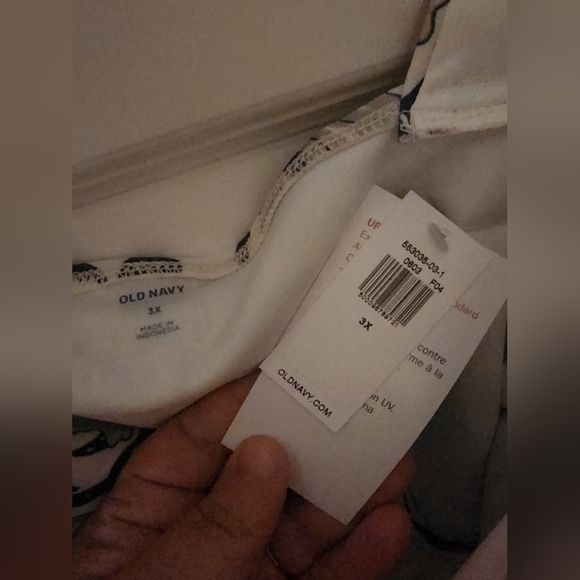 Old Navy Tie-Shoulder Underwire Tankini Swim Top - Picture 2 of 2